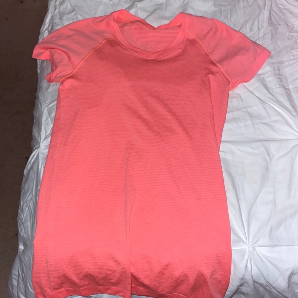Coral lululemon top